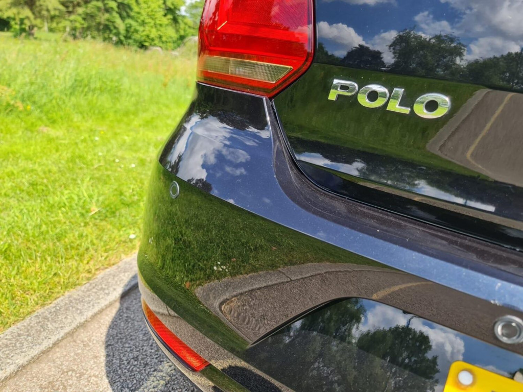VOLKSWAGEN POLO