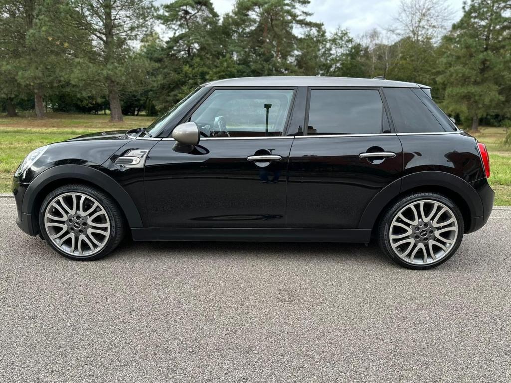MINI HATCH