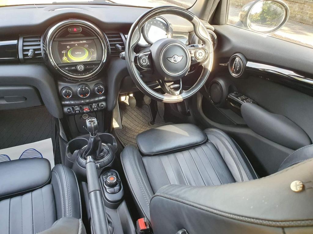 MINI HATCH