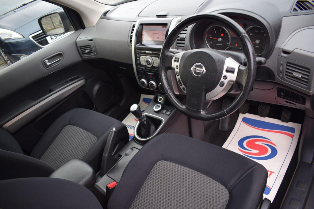 NISSAN X-TRAIL