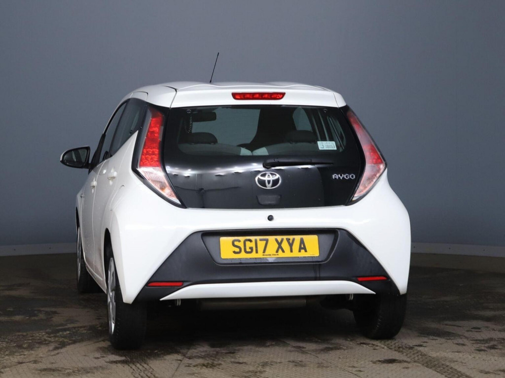 View TOYOTA AYGO 1.0 VVT-i x-play Euro 6 5dr