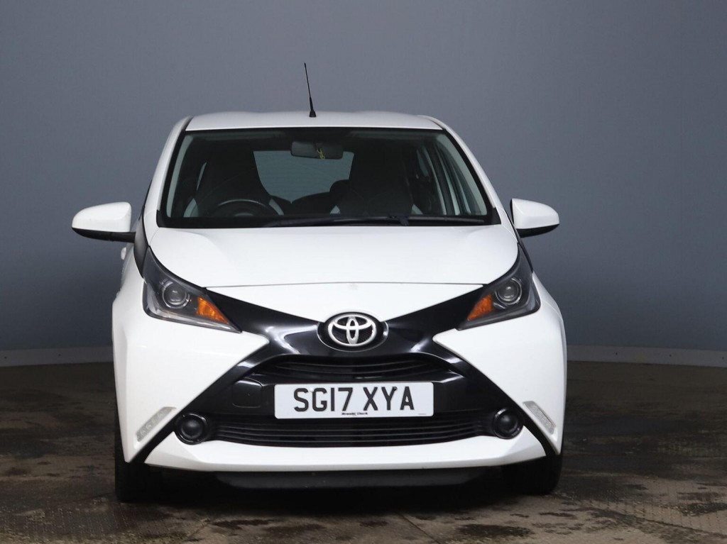 View TOYOTA AYGO 1.0 VVT-i x-play Euro 6 5dr