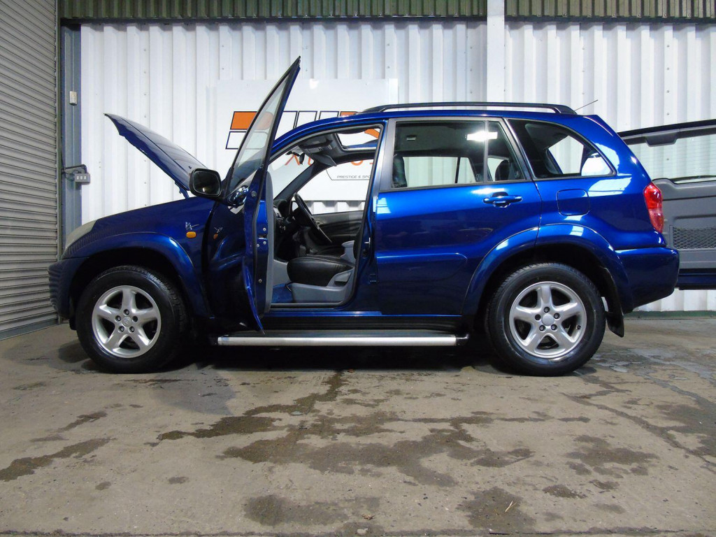 TOYOTA RAV4