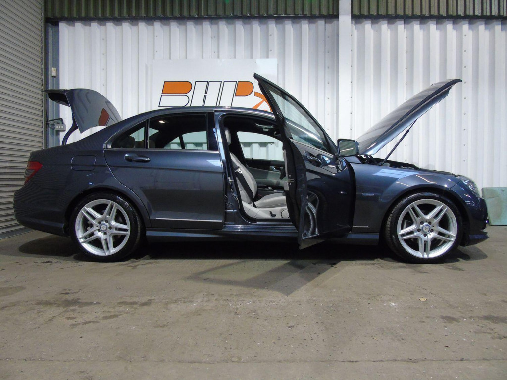 MERCEDES-BENZ C CLASS