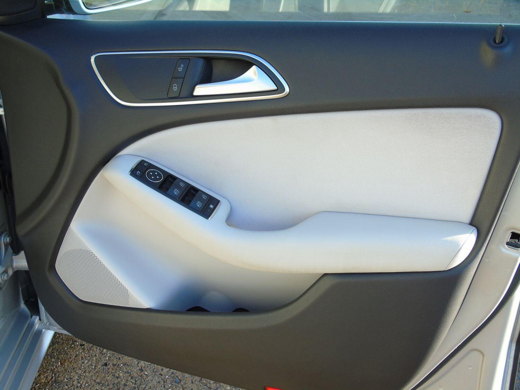 MERCEDES-BENZ B CLASS