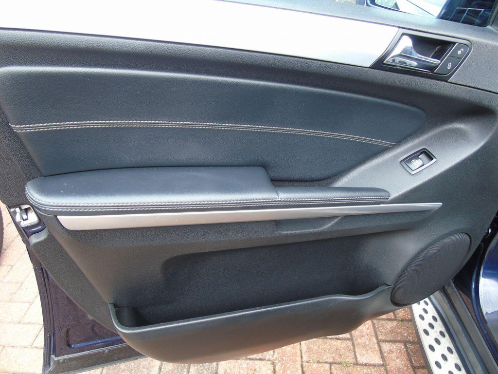 MERCEDES-BENZ M CLASS