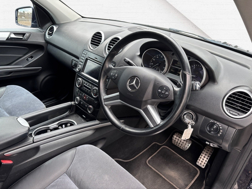 MERCEDES-BENZ M CLASS