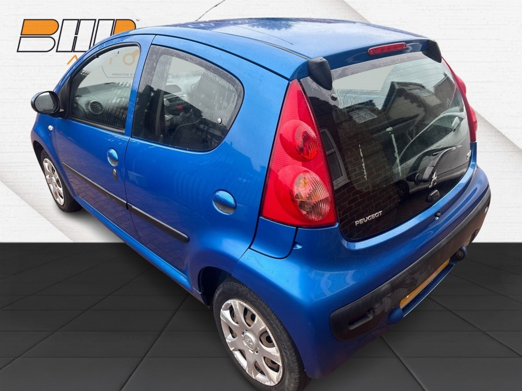 PEUGEOT 107