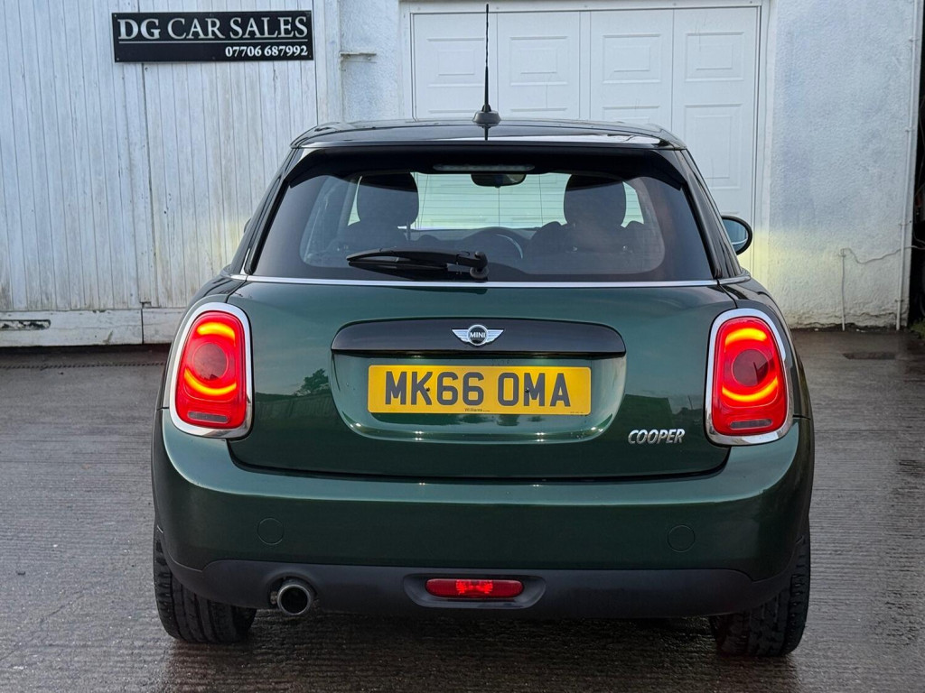 MINI HATCH