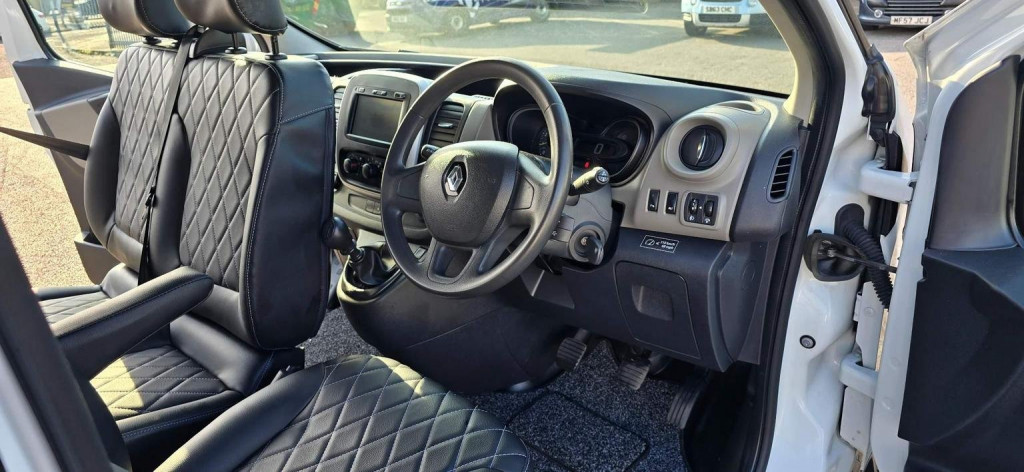 RENAULT TRAFIC