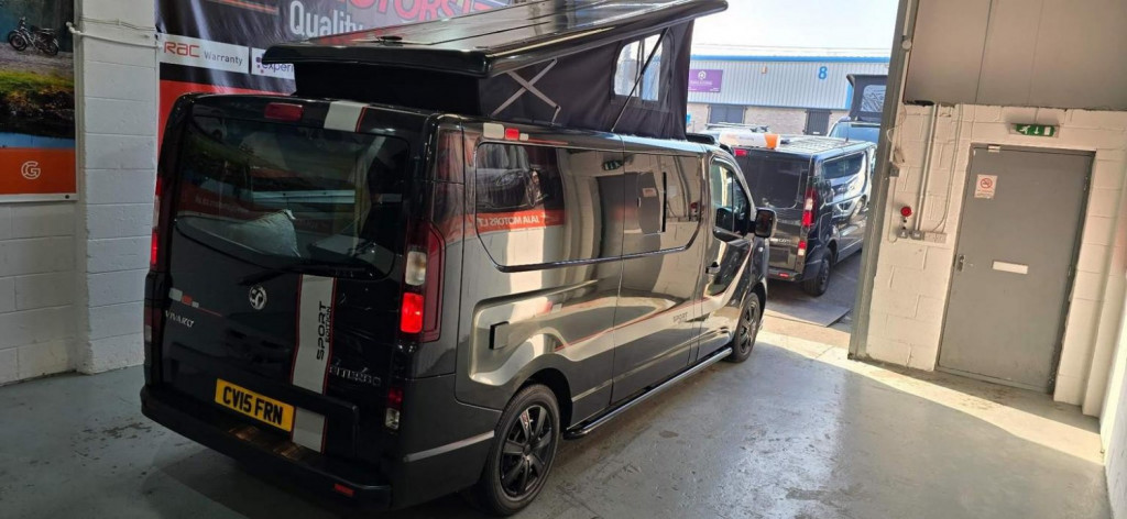 VAUXHALL VIVARO