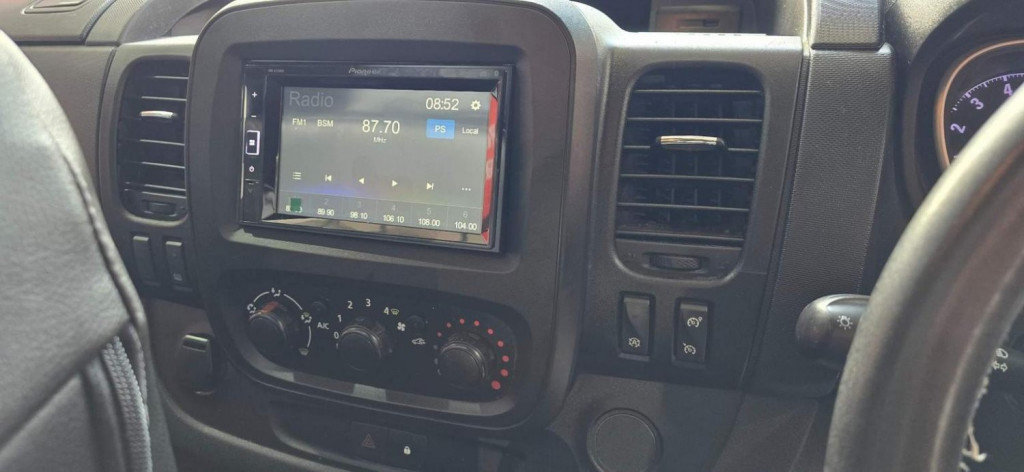 VAUXHALL VIVARO