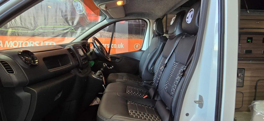 VAUXHALL VIVARO