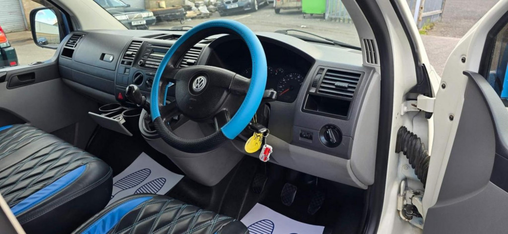 VOLKSWAGEN TRANSPORTER
