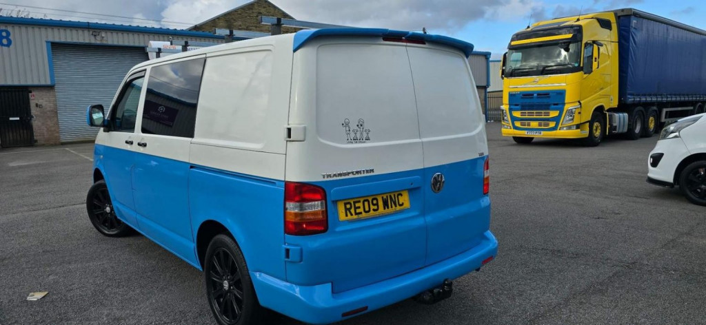 VOLKSWAGEN TRANSPORTER