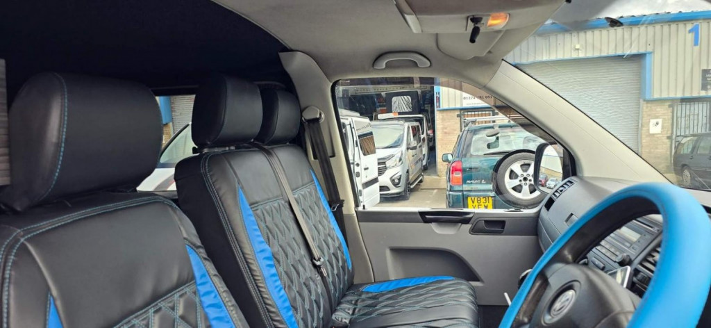 VOLKSWAGEN TRANSPORTER