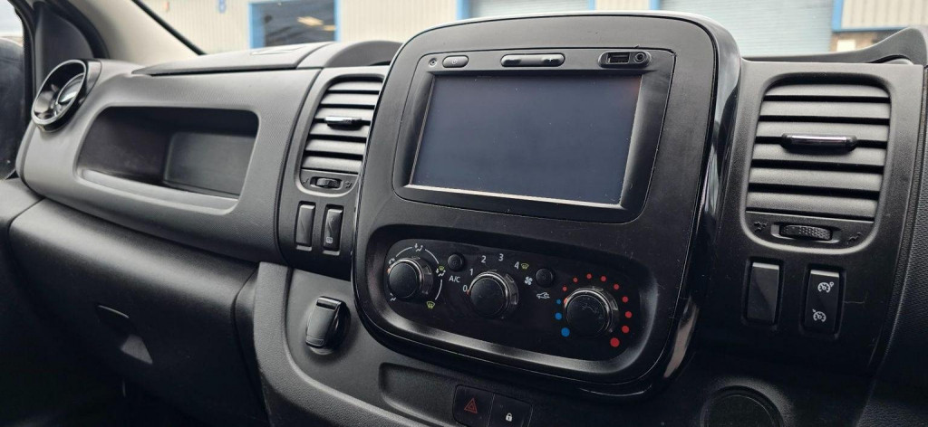 VAUXHALL VIVARO