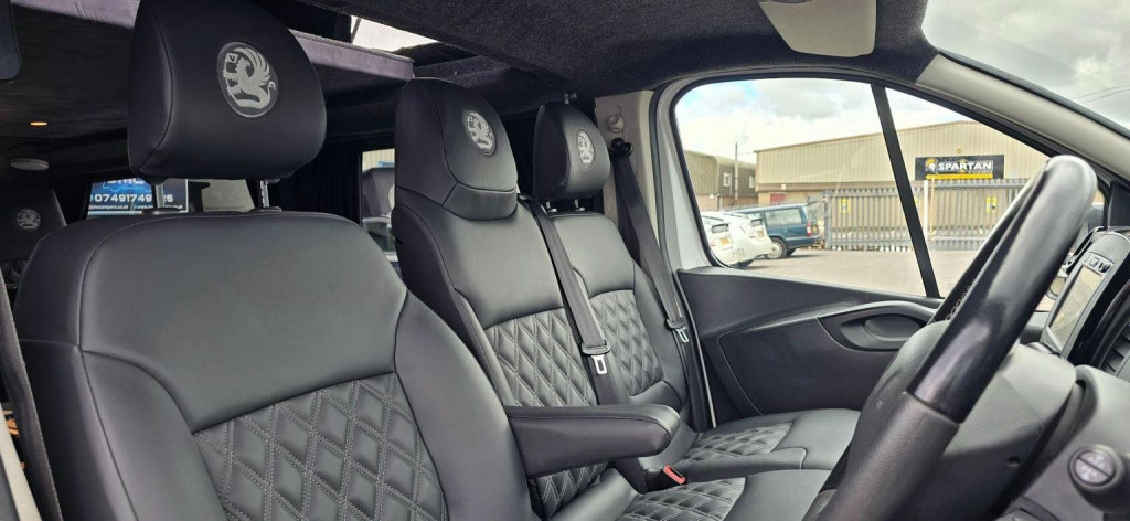 VAUXHALL VIVARO