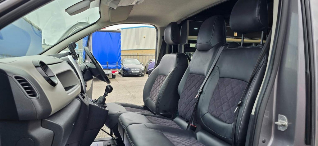 RENAULT TRAFIC