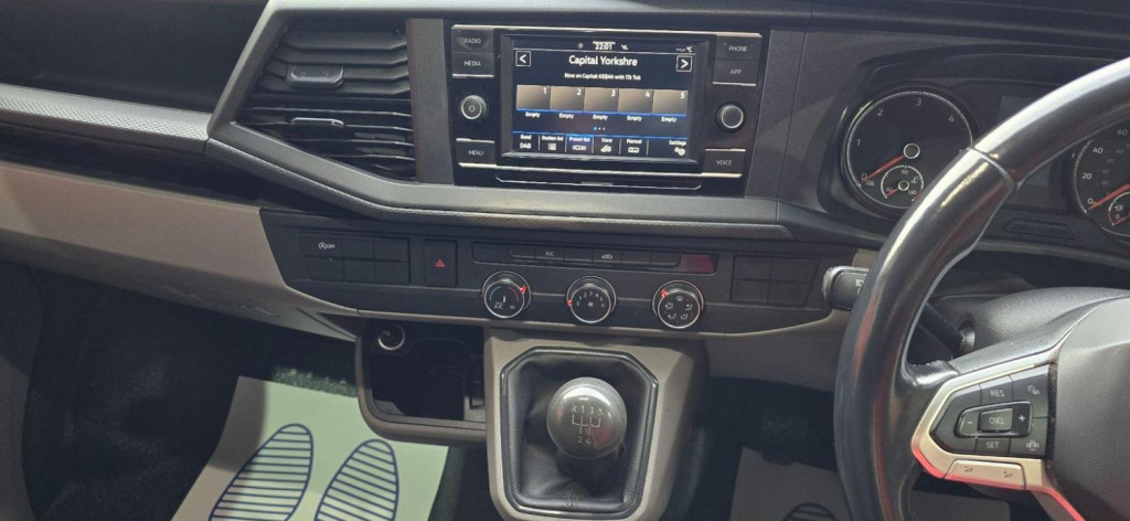 VOLKSWAGEN TRANSPORTER