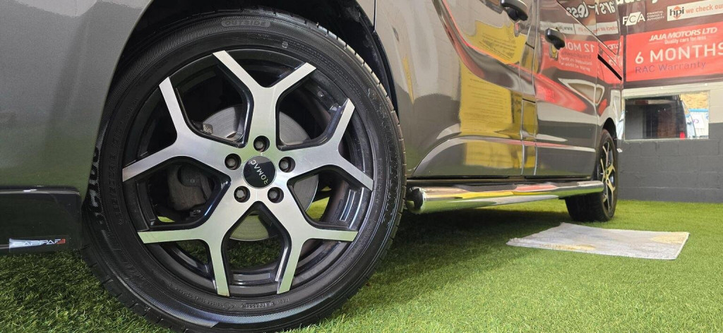 VAUXHALL VIVARO