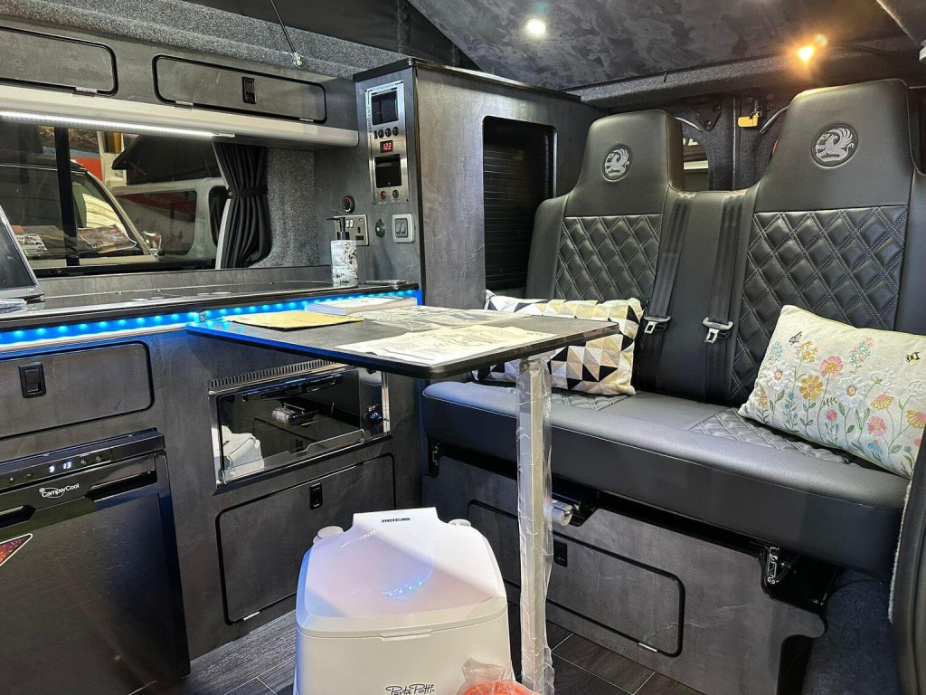 VAUXHALL VIVARO