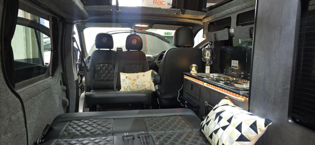 VAUXHALL VIVARO
