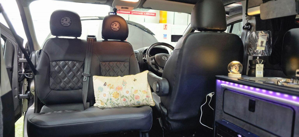 VAUXHALL VIVARO