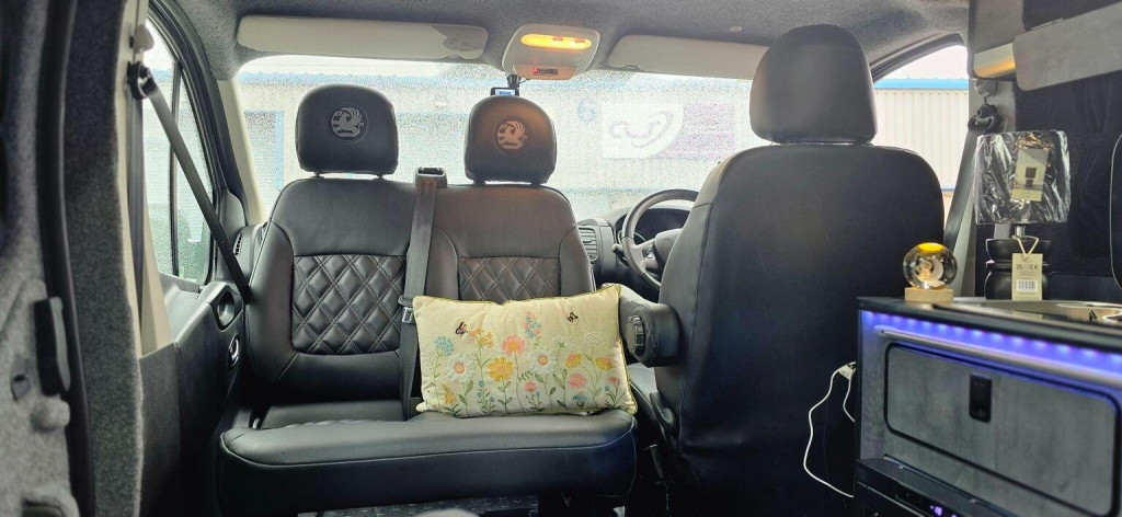 VAUXHALL VIVARO