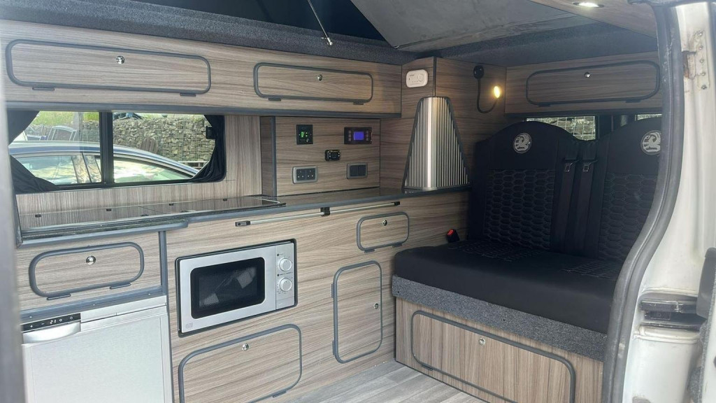VAUXHALL VIVARO
