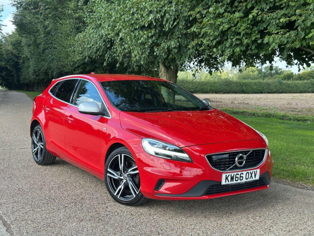 VOLVO V40