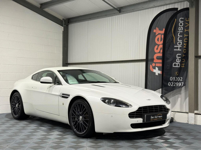 ASTON MARTIN VANTAGE