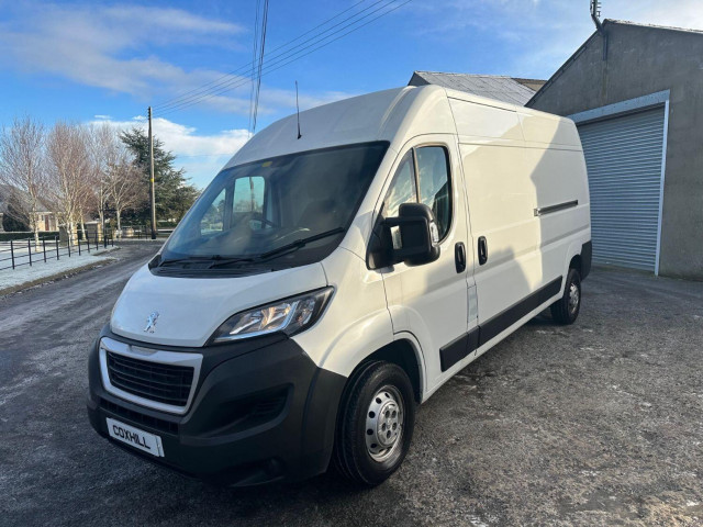 PEUGEOT BOXER 2.2 BlueHDi 335 Professional
