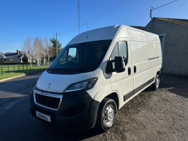 PEUGEOT BOXER 2.2 BlueHDi 335 Professional
