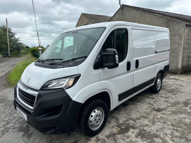 PEUGEOT BOXER 2.2 BlueHDi 330 Professional