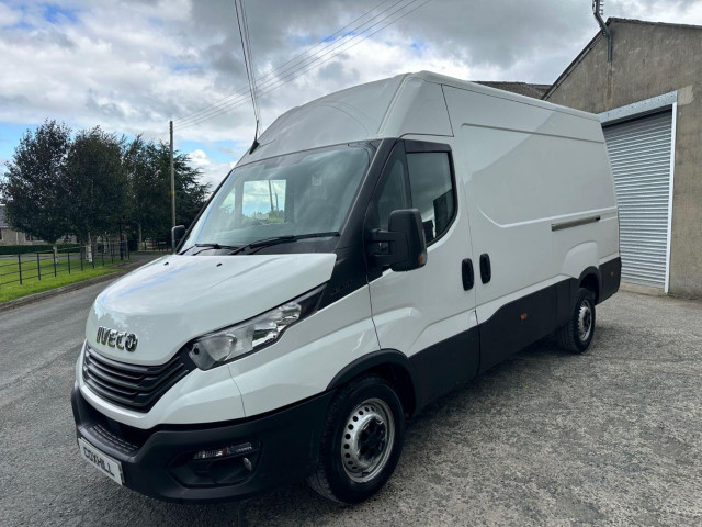 IVECO DAILY 2.3 D HPI 14V 35S 3520