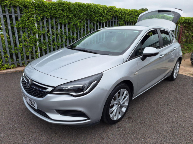 VAUXHALL ASTRA