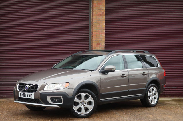 VOLVO XC70 2.4 D5 SE Lux