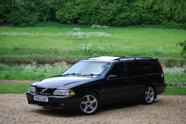 VOLVO V70 2.3 R