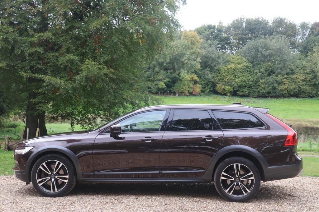 VOLVO V90 CROSS COUNTRY