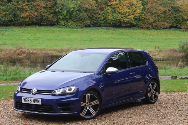 VOLKSWAGEN GOLF 2.0 TSI BlueMotion Tech R