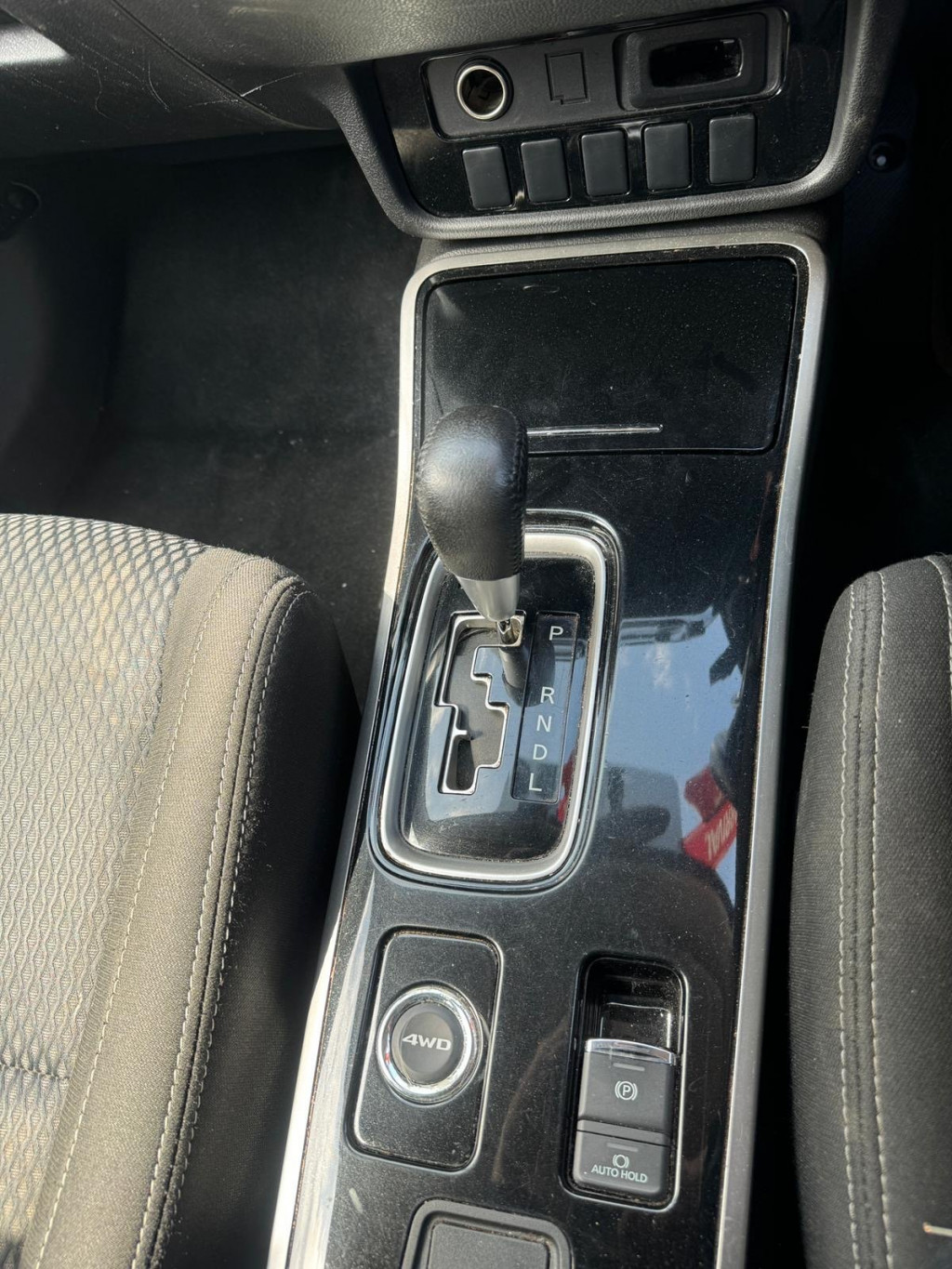 MITSUBISHI OUTLANDER