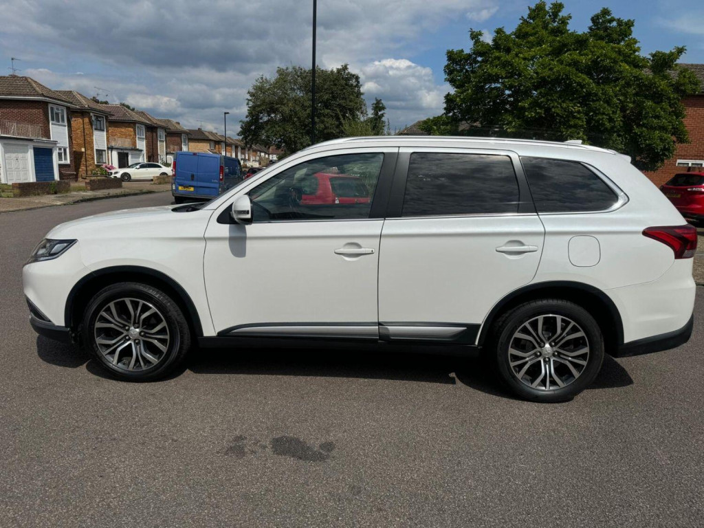 MITSUBISHI OUTLANDER
