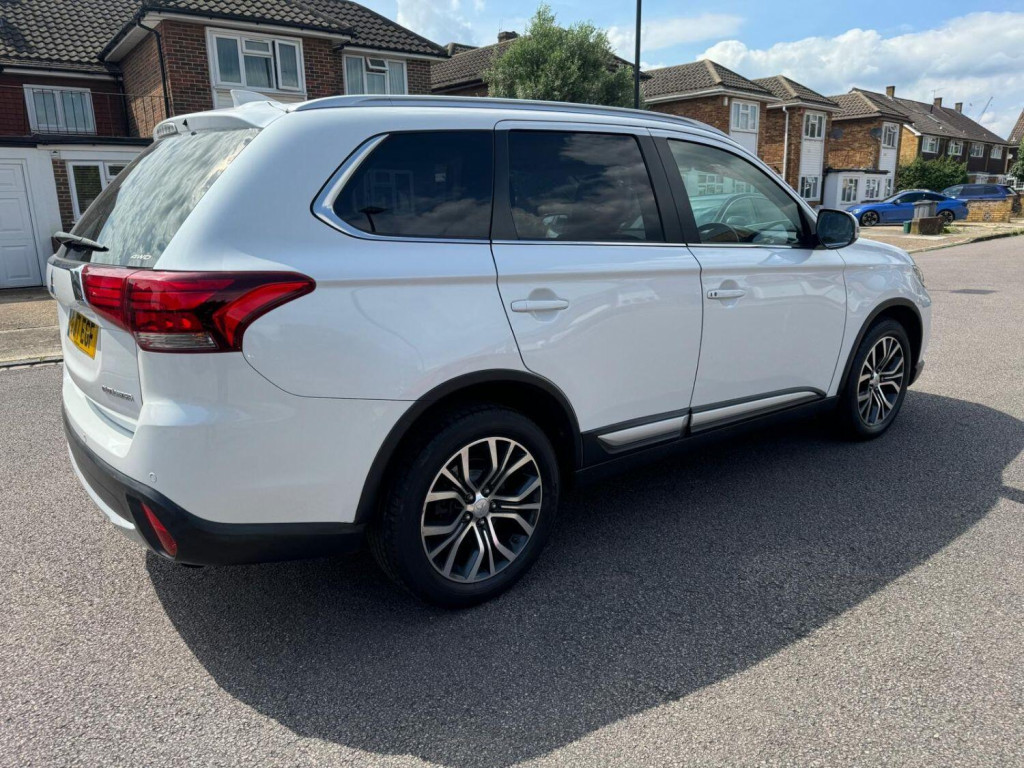 MITSUBISHI OUTLANDER