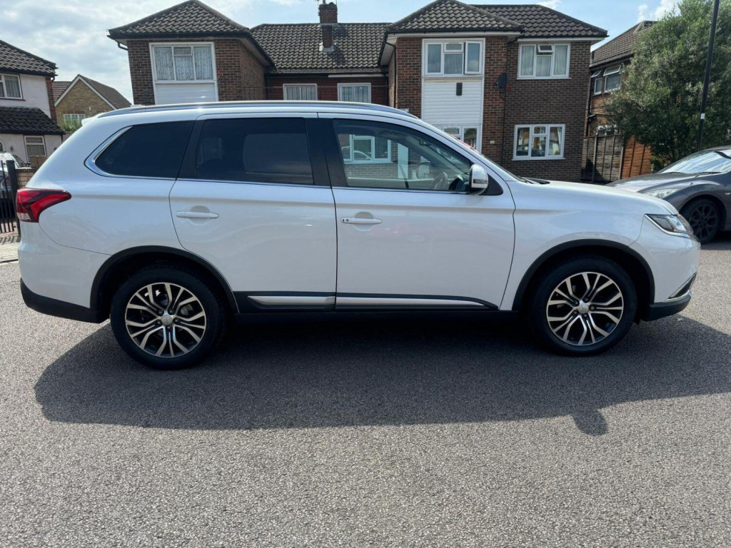 MITSUBISHI OUTLANDER