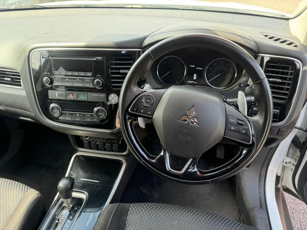 MITSUBISHI OUTLANDER