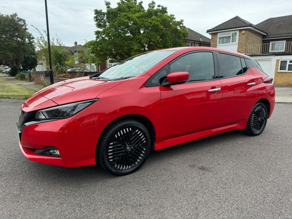NISSAN LEAF