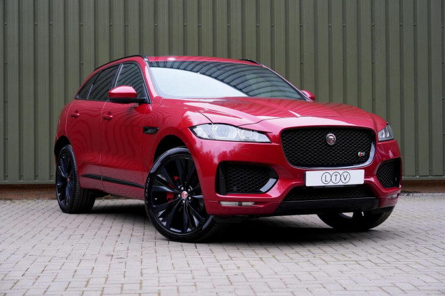 JAGUAR F-PACE