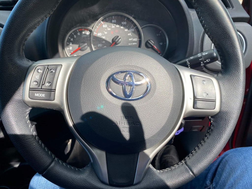 TOYOTA YARIS