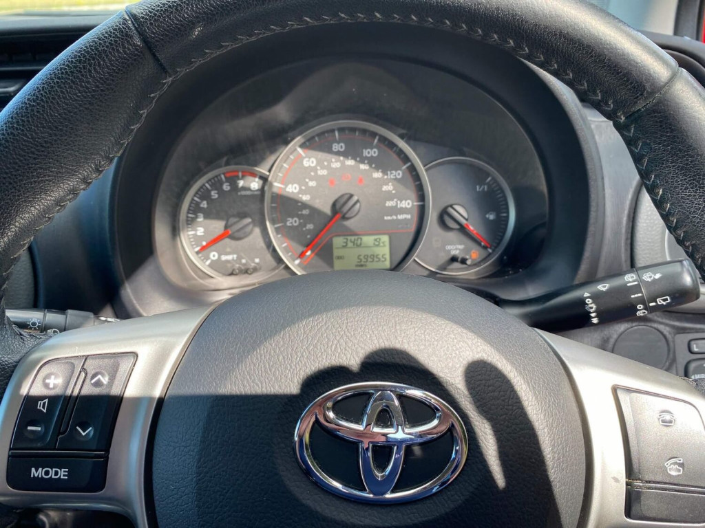 TOYOTA YARIS